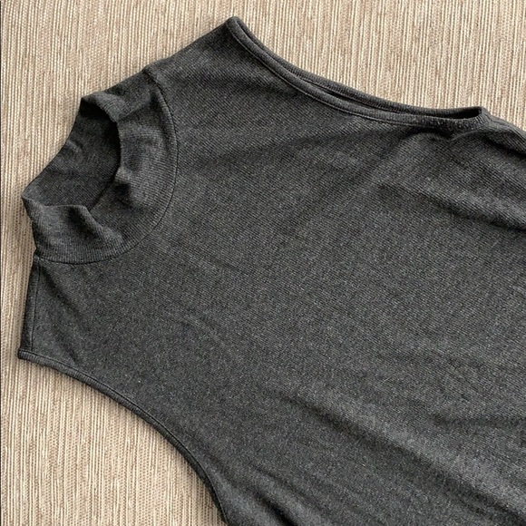 GAP Ribbed Maternity Tunic Tank - Picture 2 of 3